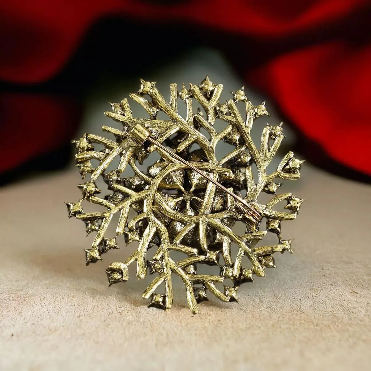 Rhinestone Crystal Sunflower Brooch Pin Elegant Wreath Brooch Clothing Hat Bag Skirt Accessories for Women